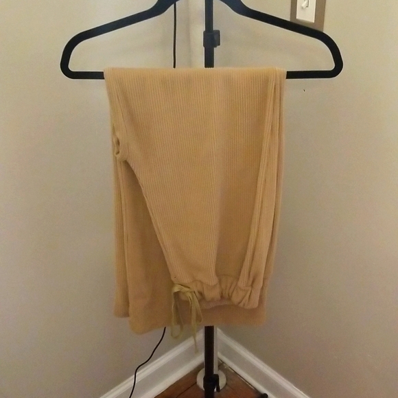 Women's Oversized Wide Leg Lounge Set Size Large in Tan NWOT - Picture 2 of 2